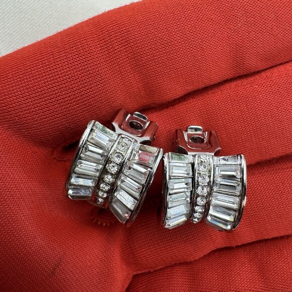Nolan Miller Explosive Hoops Clear Rhinestone Baguette Silver Tone Clip Earrings - Picture 1 of 13